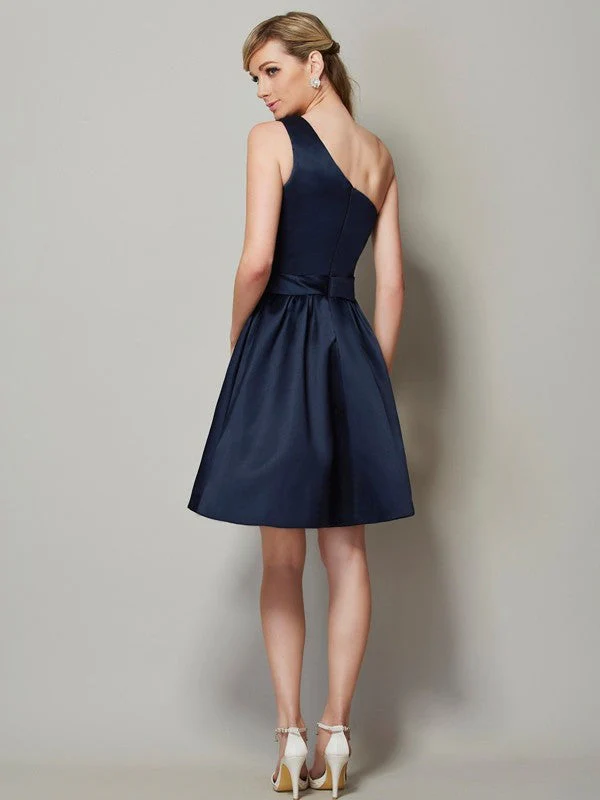 Classy Sleeveless One Shoulders Short Satin Bridesmaid Dresses - Image 30