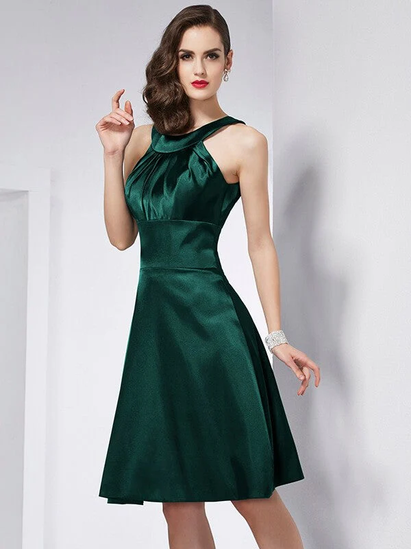 Chic Sleeveless Pleats Short Bridesmaid Dresses - Image 10