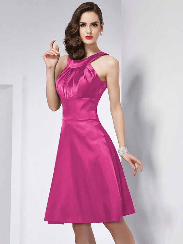 Chic Sleeveless Pleats Short Bridesmaid Dresses - Image 11