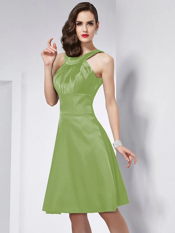 Chic Sleeveless Pleats Short Bridesmaid Dresses - Image 14