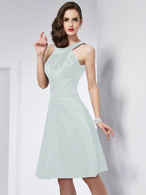 Chic Sleeveless Pleats Short Bridesmaid Dresses - Image 19