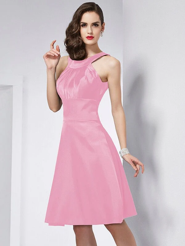 Chic Sleeveless Pleats Short Bridesmaid Dresses - Image 20