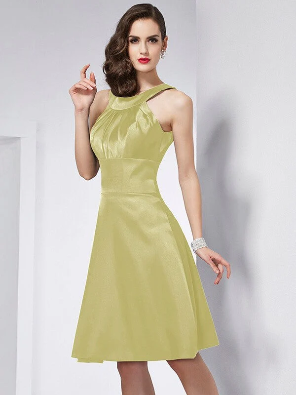 Chic Sleeveless Pleats Short Bridesmaid Dresses - Image 8