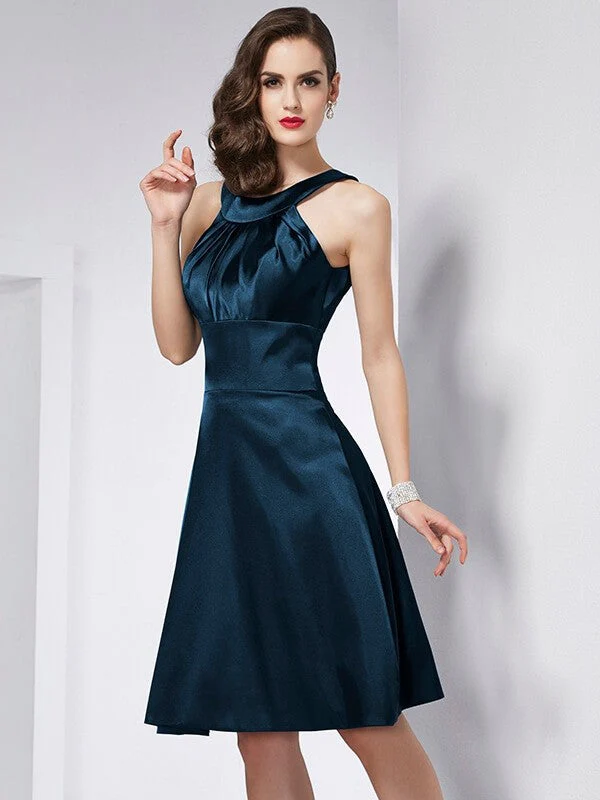 Chic Sleeveless Pleats Short Bridesmaid Dresses - Image 9