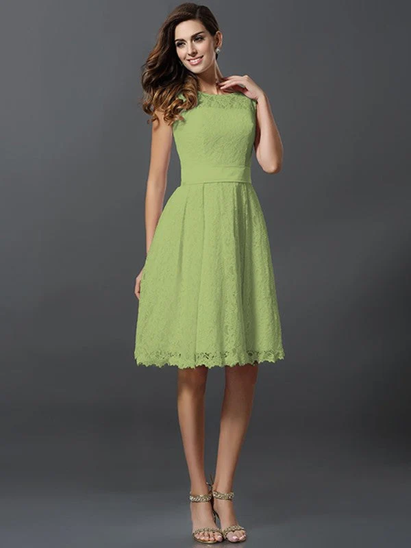 Chic Sleeveless Short Lace Bridesmaid Dresses - Image 14