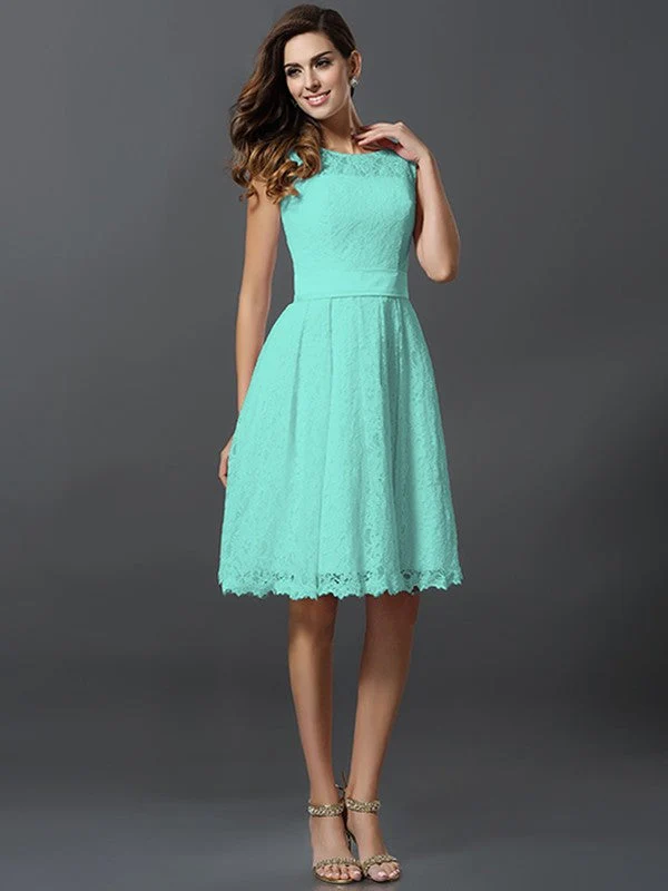 Chic Sleeveless Short Lace Bridesmaid Dresses - Image 15