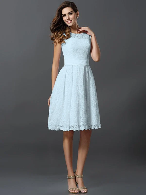 Chic Sleeveless Short Lace Bridesmaid Dresses - Image 18