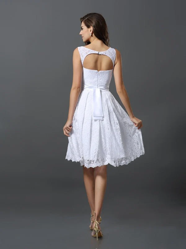 Chic Sleeveless Short Lace Bridesmaid Dresses - Image 30