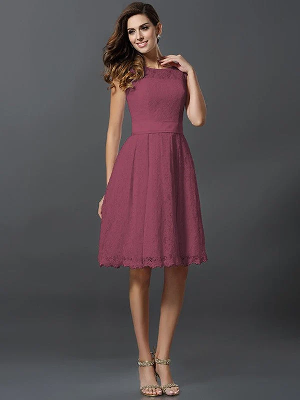 Chic Sleeveless Short Lace Bridesmaid Dresses - Image 5