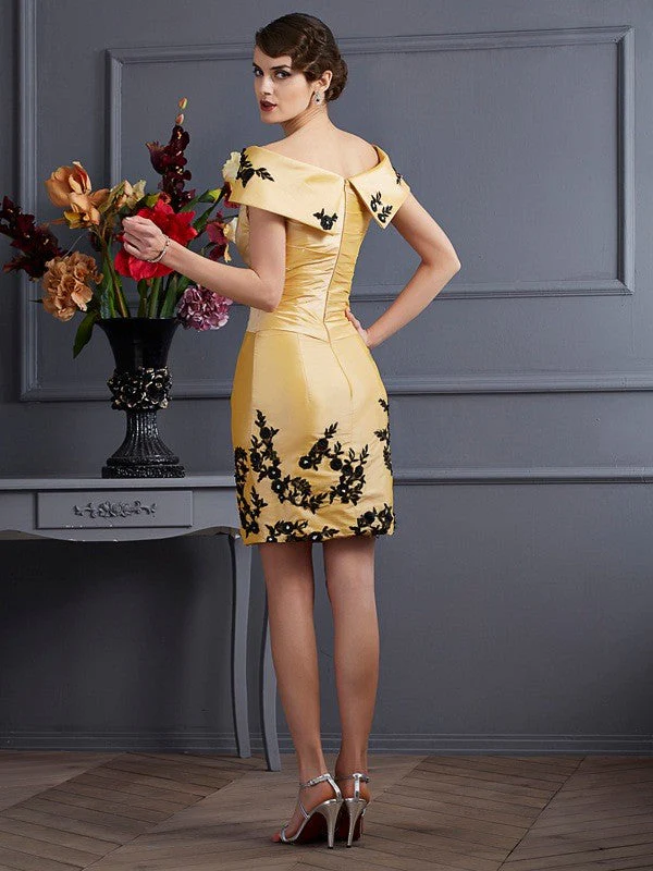 Charming Strapless Sleeveless Applique Short Taffeta Bridesmaid Dresses - Image 2