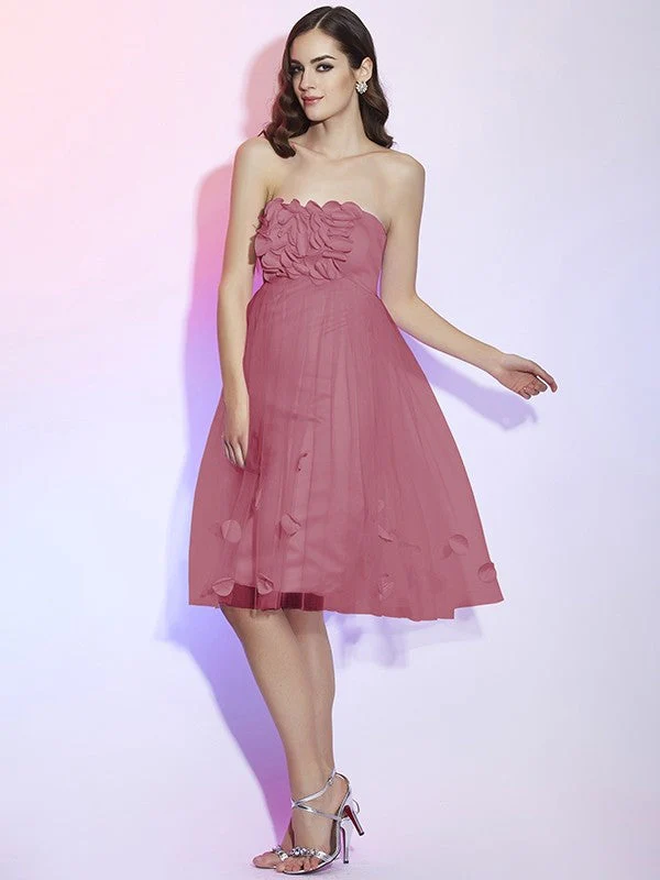 Charming Strapless Sleeveless Hand-Made Flower Short Net Bridesmaid Dresses - Image 26