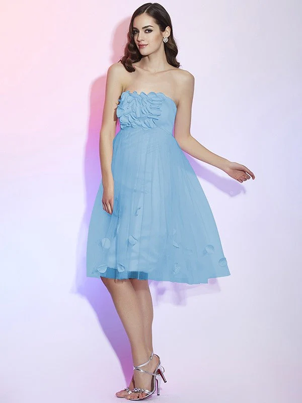 Charming Strapless Sleeveless Hand-Made Flower Short Net Bridesmaid Dresses - Image 3
