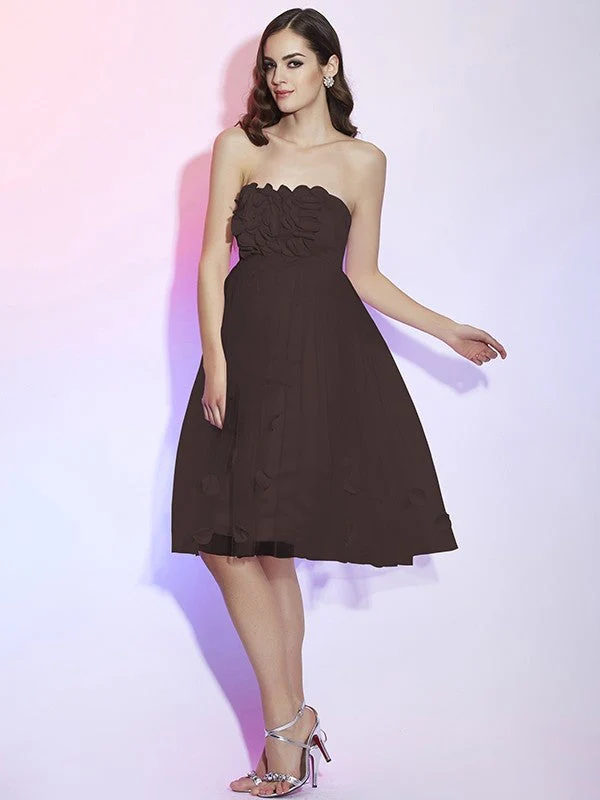 Charming Strapless Sleeveless Hand-Made Flower Short Net Bridesmaid Dresses - Image 6