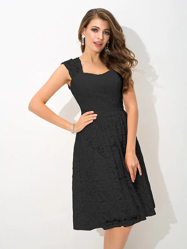 Charming Straps Lace Sleeveless Short Lace Bridesmaid Dresses - Image 2