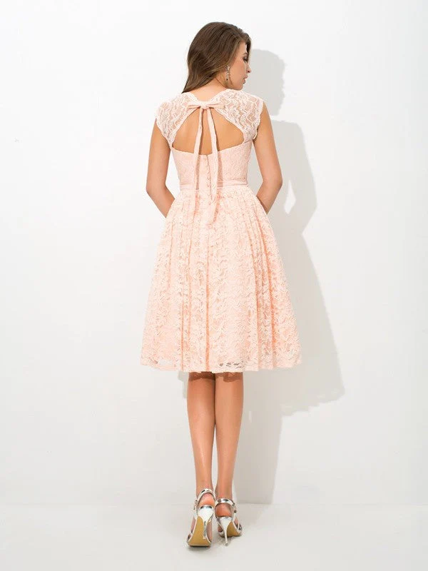 Charming Straps Lace Sleeveless Short Lace Bridesmaid Dresses - Image 30