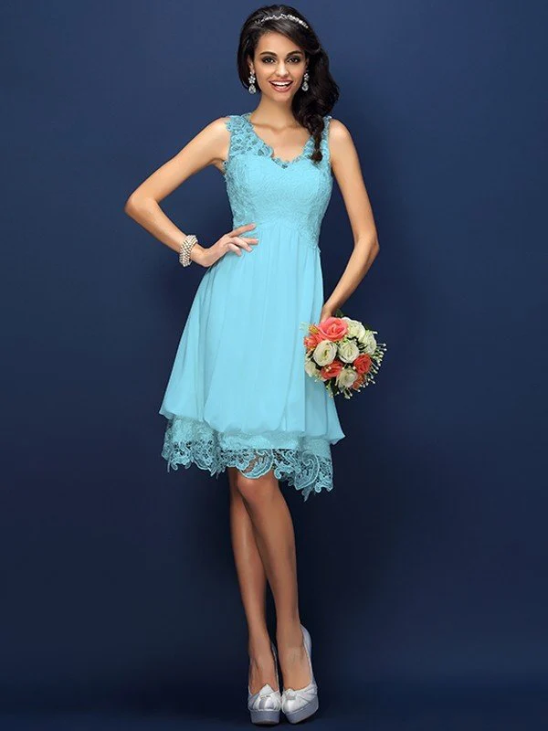 V-Neck Elegant Lace Sleeveless Short Bridesmaid Dresses - Image 3