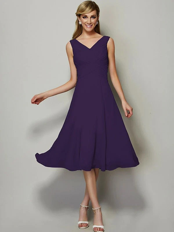 V-Neck Elegant Sleeveless Pleats Short Chiffon Bridesmaid Dresses - Image 12