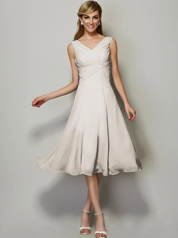 V-Neck Elegant Sleeveless Pleats Short Chiffon Bridesmaid Dresses - Image 17