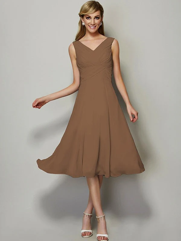 V-Neck Elegant Sleeveless Pleats Short Chiffon Bridesmaid Dresses - Image 2