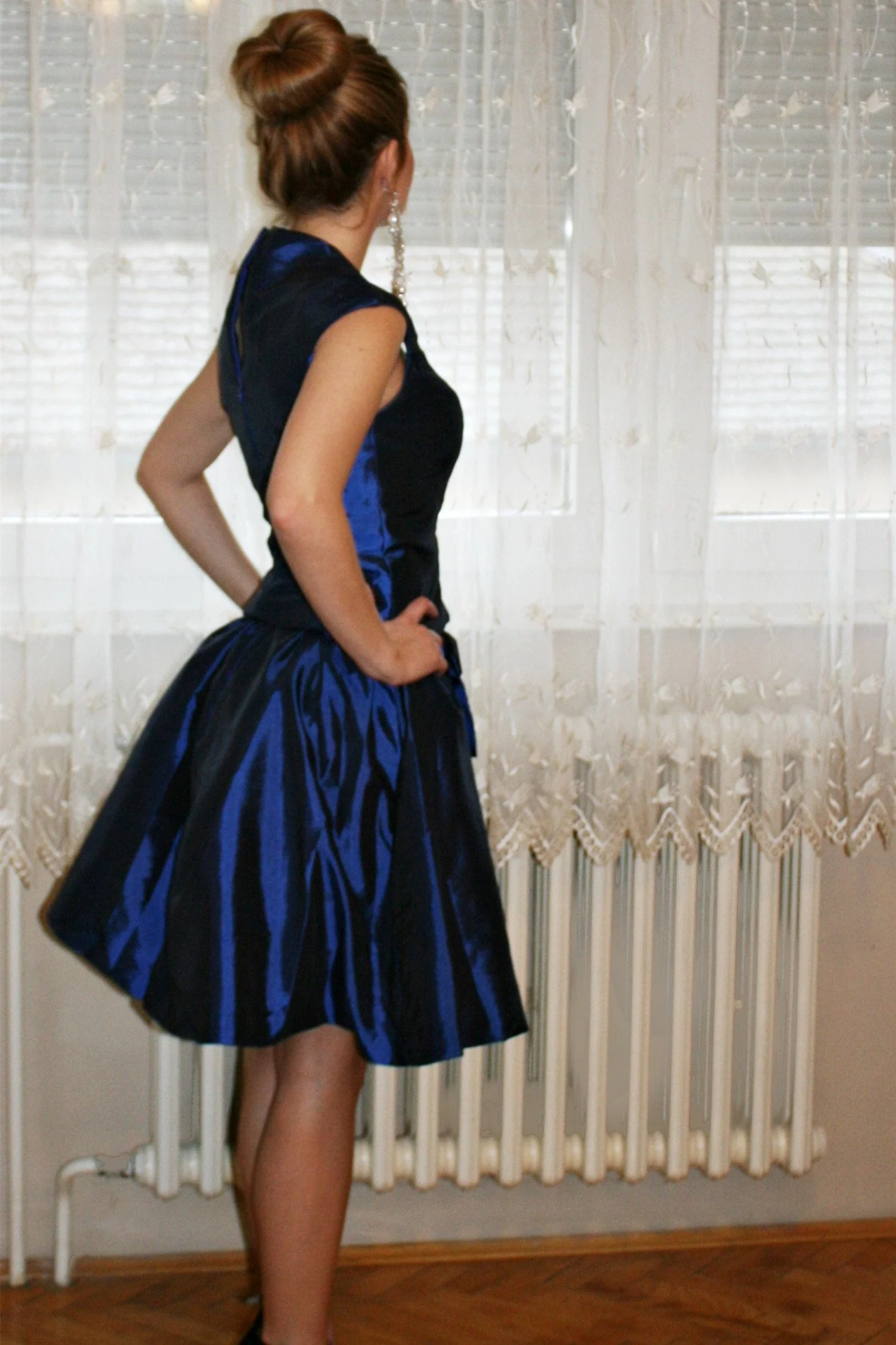 A-line Off-the-shoulder Knee Length Chiffon Sleeveless Bridesmaid Dress - Image 2