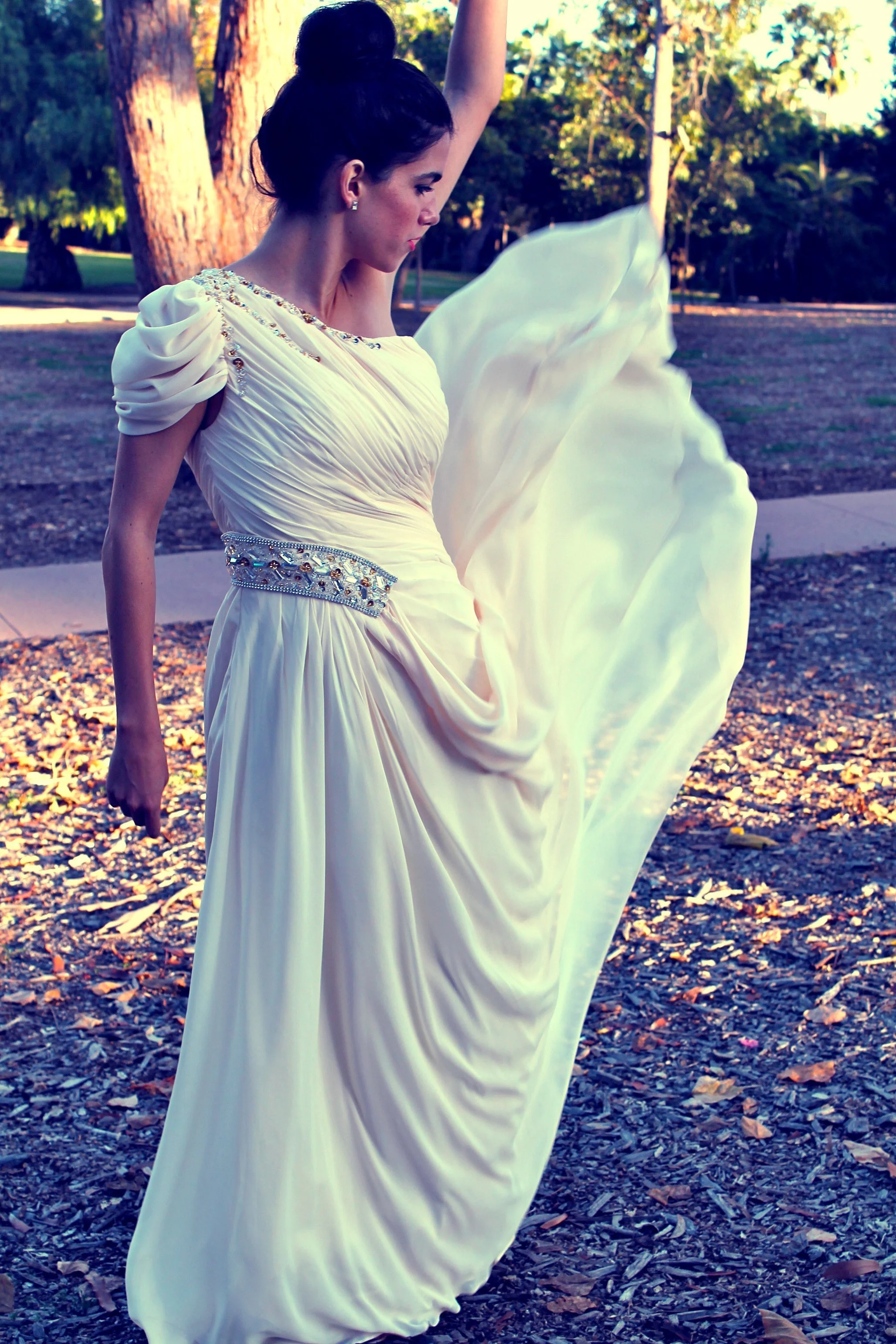 A-line One-shoulder Floor Length Chiffon Beaded Short Sleeve Prom Dress - Image 2