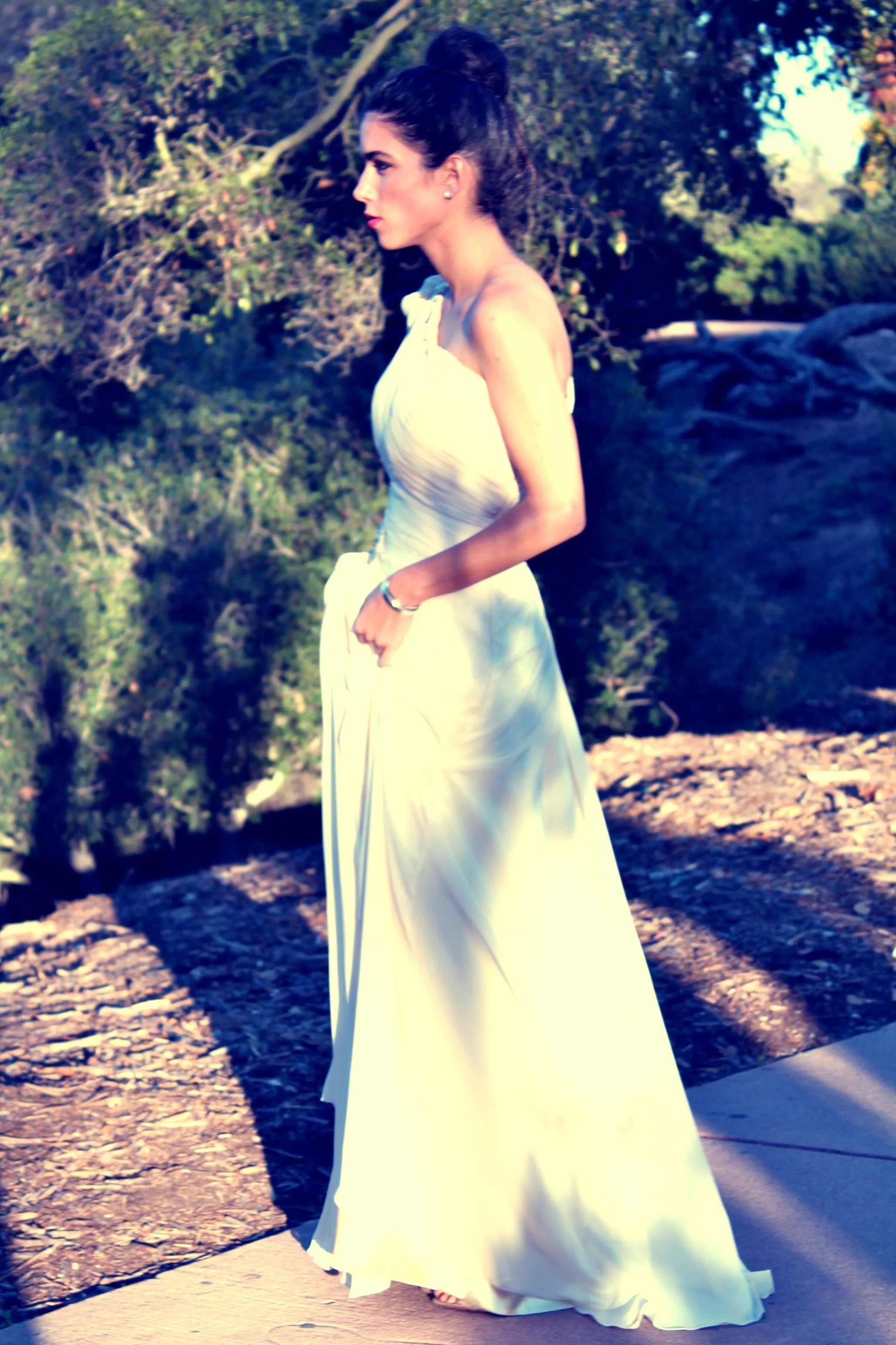 A-line One-shoulder Floor Length Chiffon Beaded Short Sleeve Prom Dress - Image 3