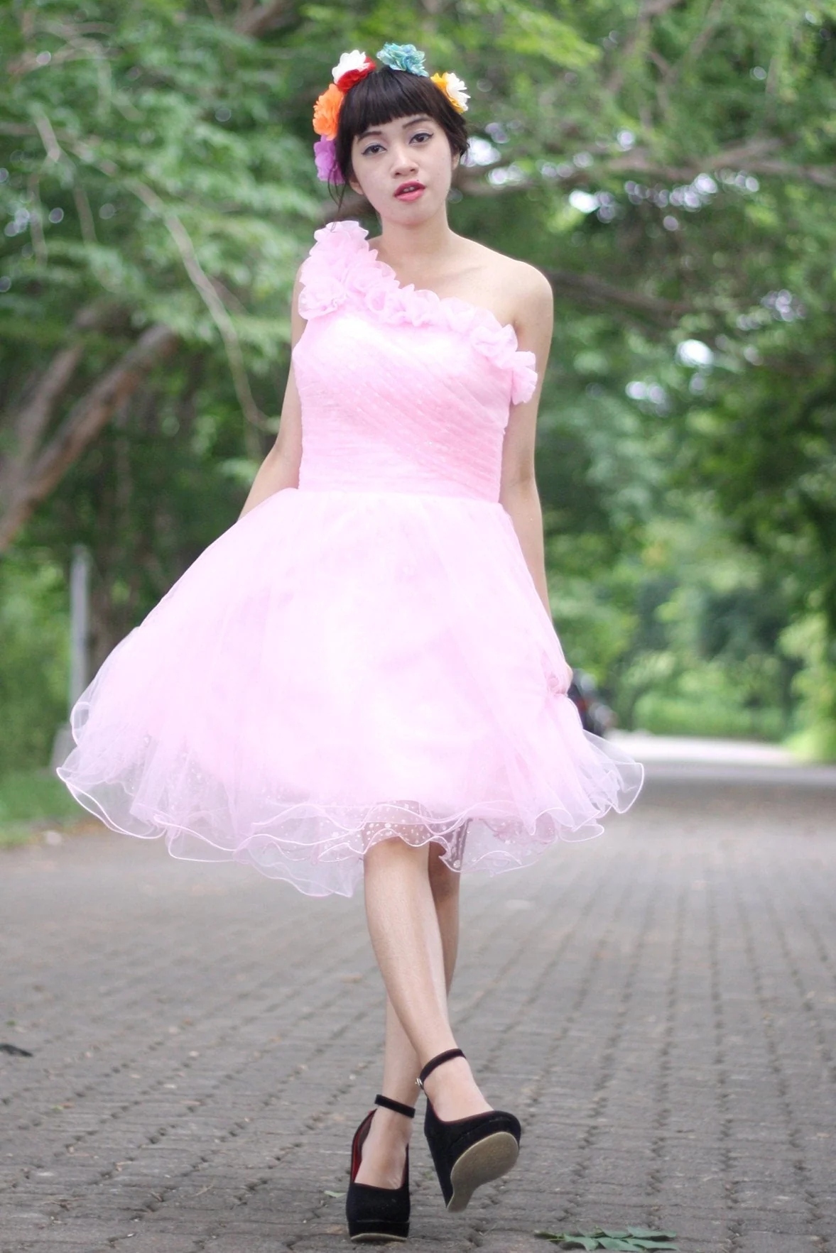 A-line One-shoulder Knee Length Tulle Handmade Flower Homecoming Dress - Image 4