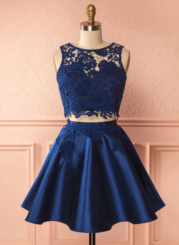 A-Line/Princess Scoop Neck Satin Short/Mini Homecoming Dress With Appliques Lace - Image 2