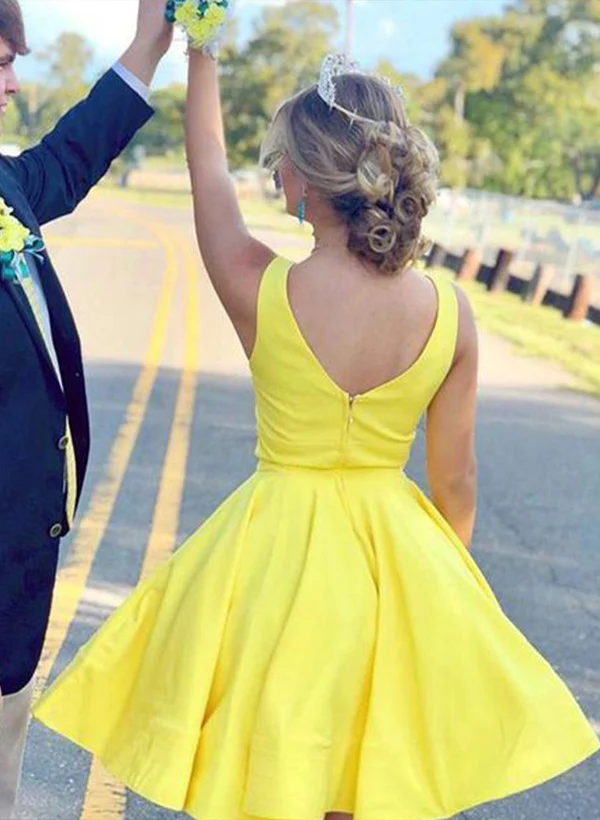 A-Line/Princess V-neck Sleeveless Satin Short/Mini Homecoming Dresses WIth Ruffle - Image 2