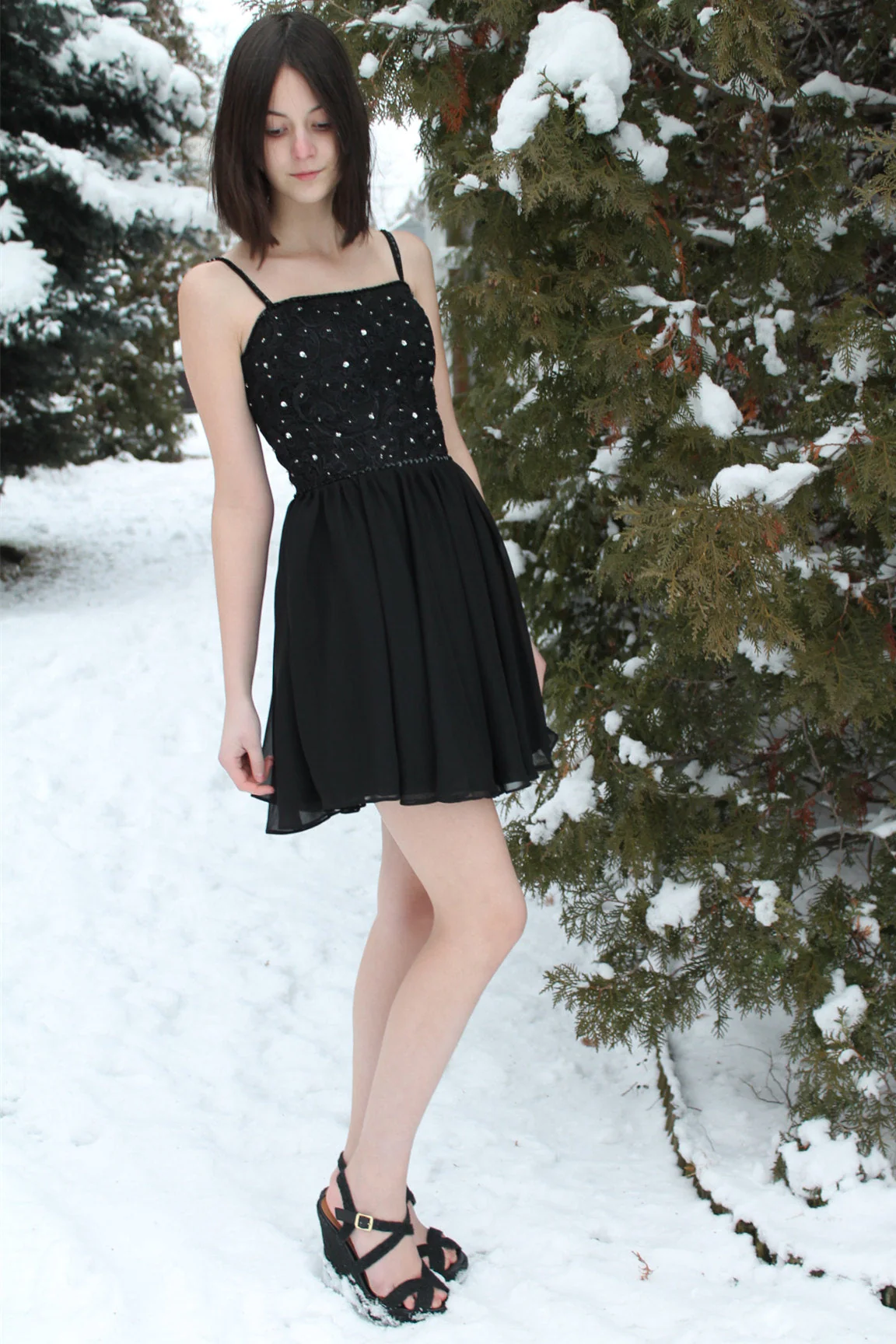 A-line Spaghetti Strap Knee Length Tulle Rhinestone Homecoming Dress - Image 3