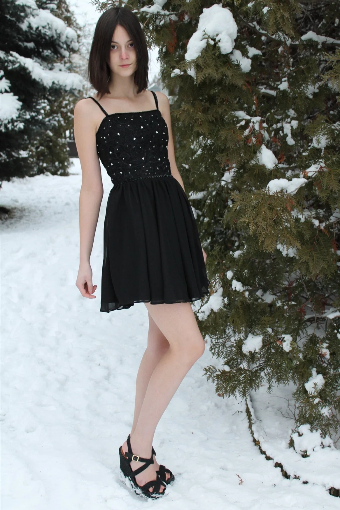 A-line Spaghetti Strap Knee Length Tulle Rhinestone Homecoming Dress - Image 6