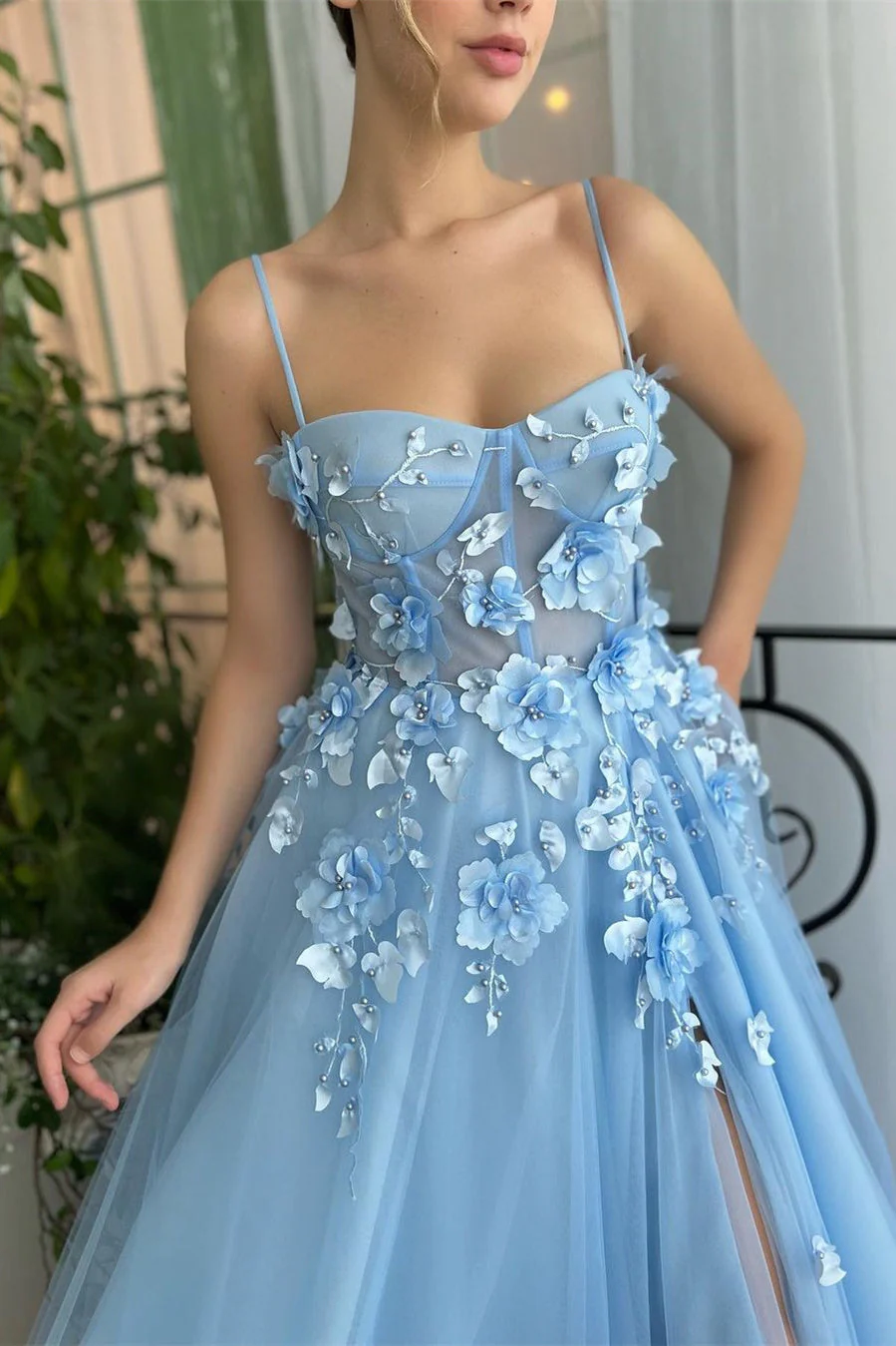 A-line Spaghetti strap Sweetheart Floor-length Sleeveless Split Front Appliques Lace Prom Dress - Image 3