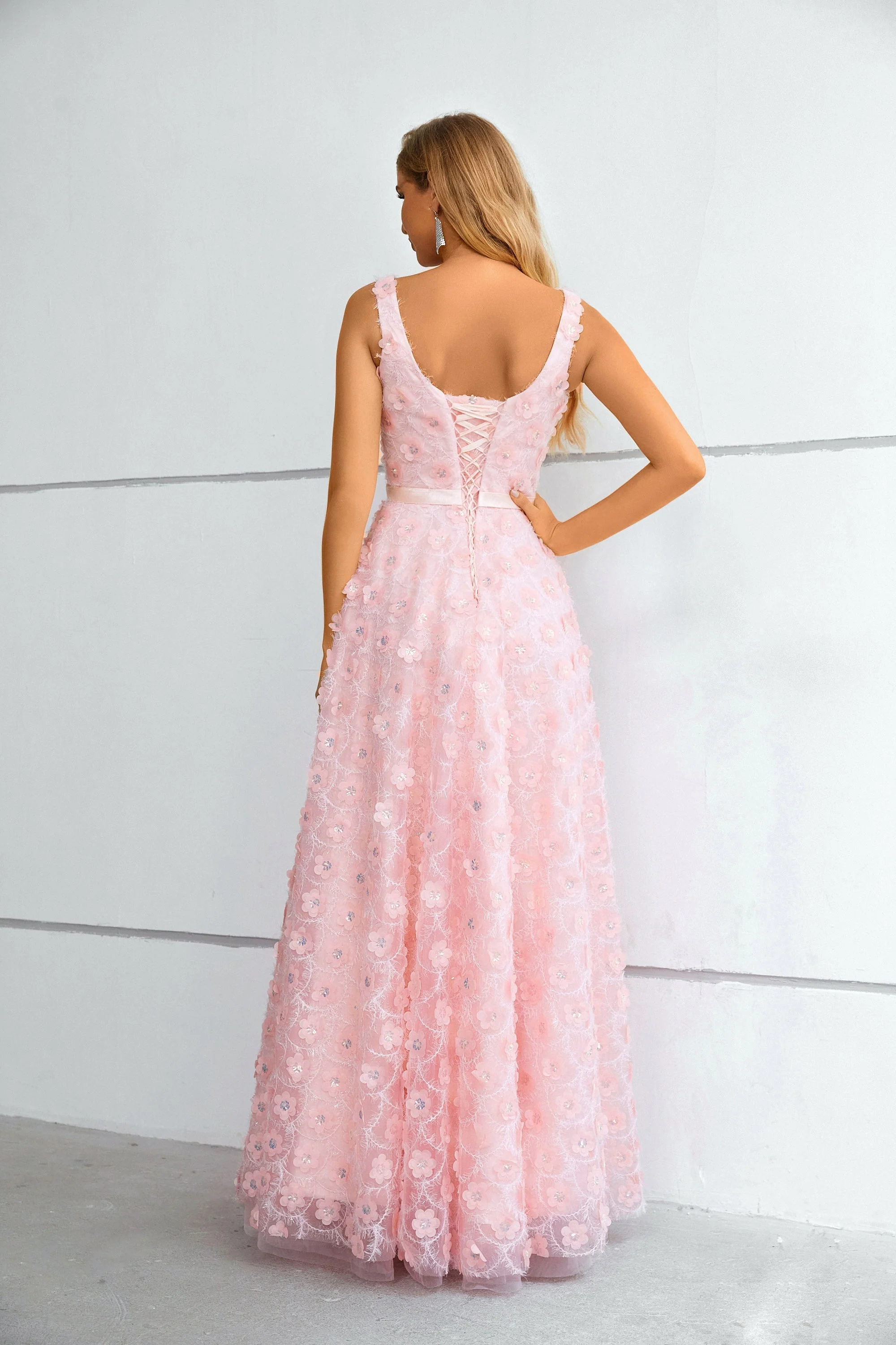 A-line Square Lace Applique Floor-length Sleeveless Backless Prom Dress - Image 2