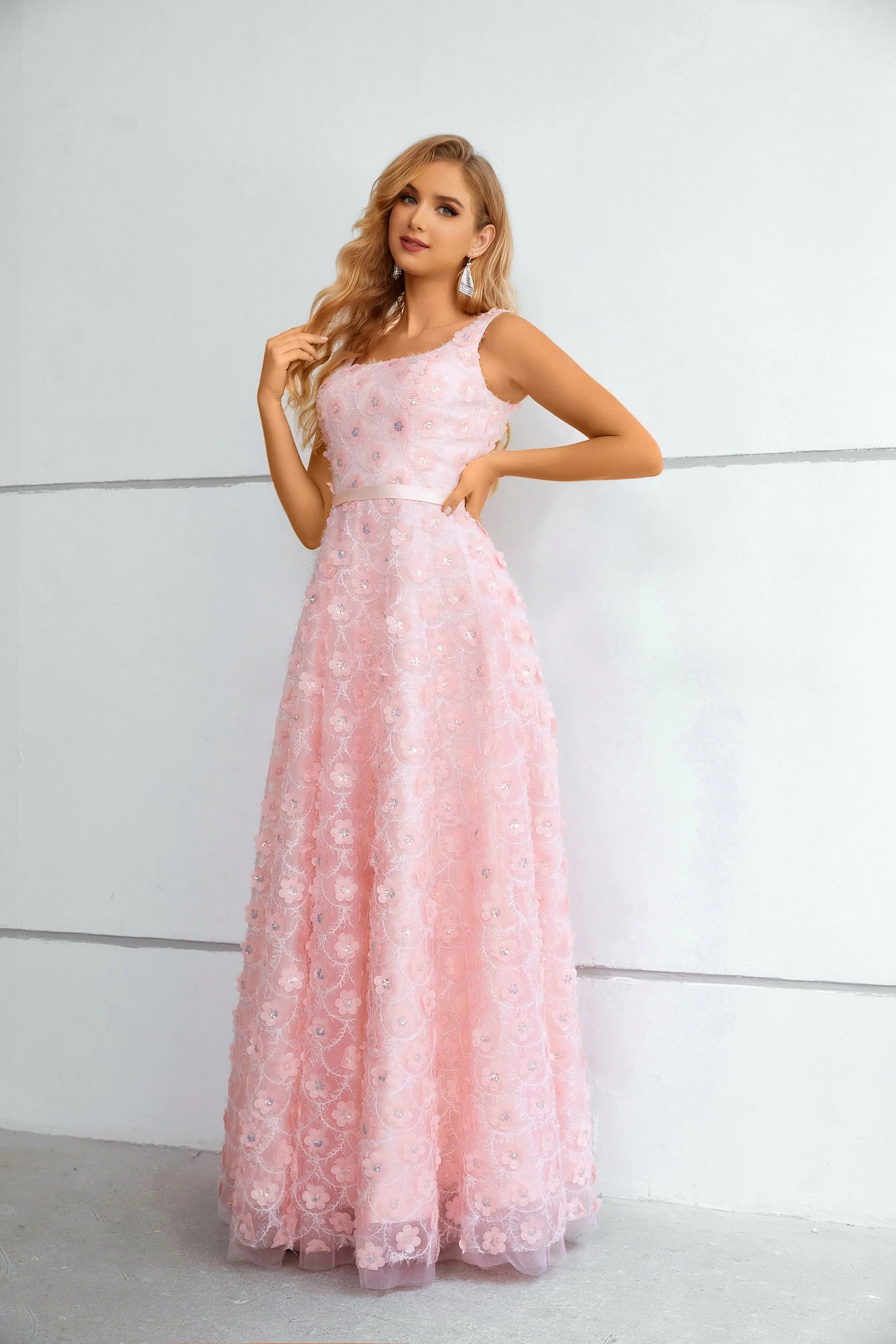 A-line Square Lace Applique Floor-length Sleeveless Backless Prom Dress - Image 3