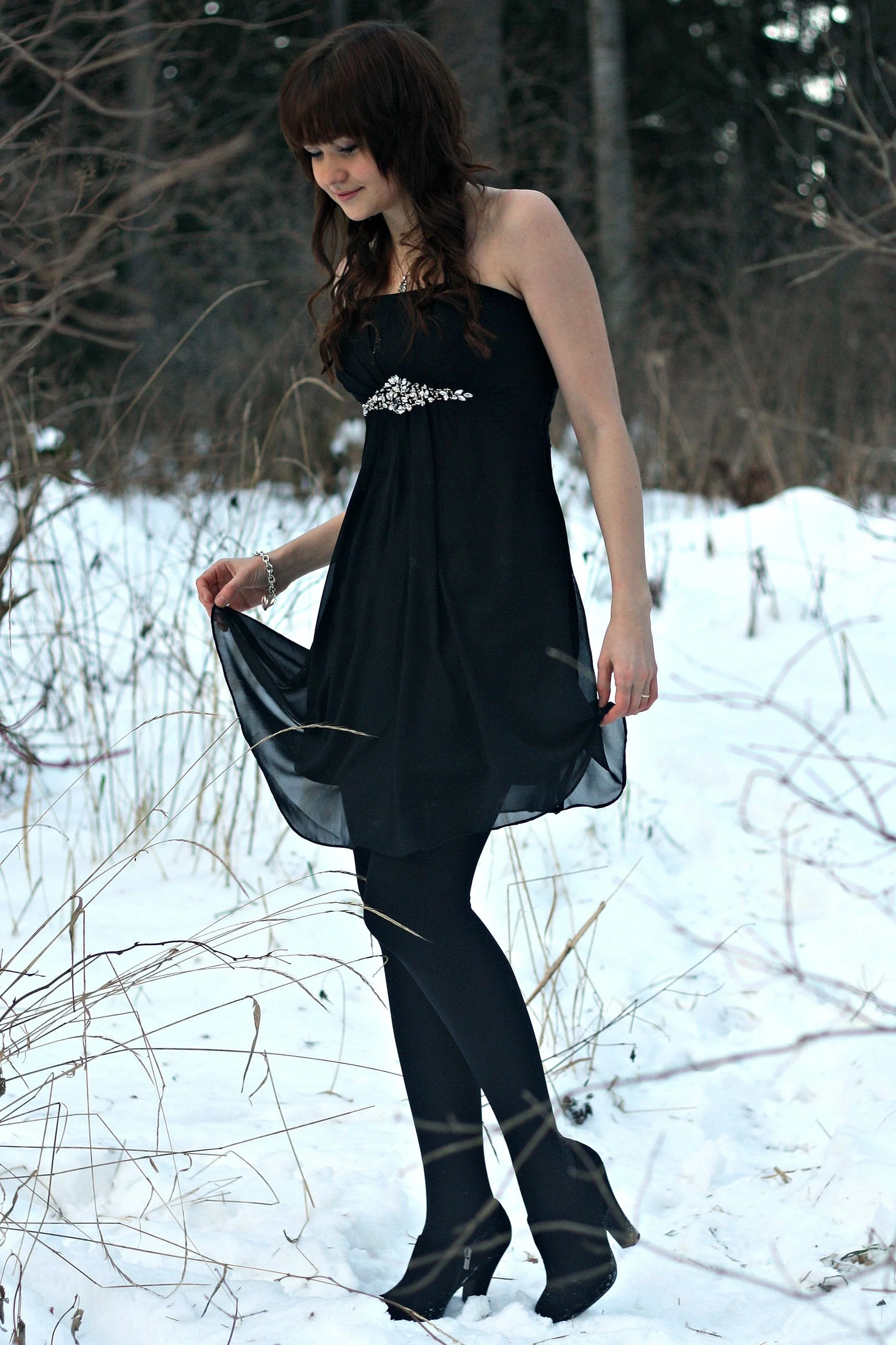 A-line Strapless Floor Length Tulle Rhinestone Backless Prom Dress - Image 3