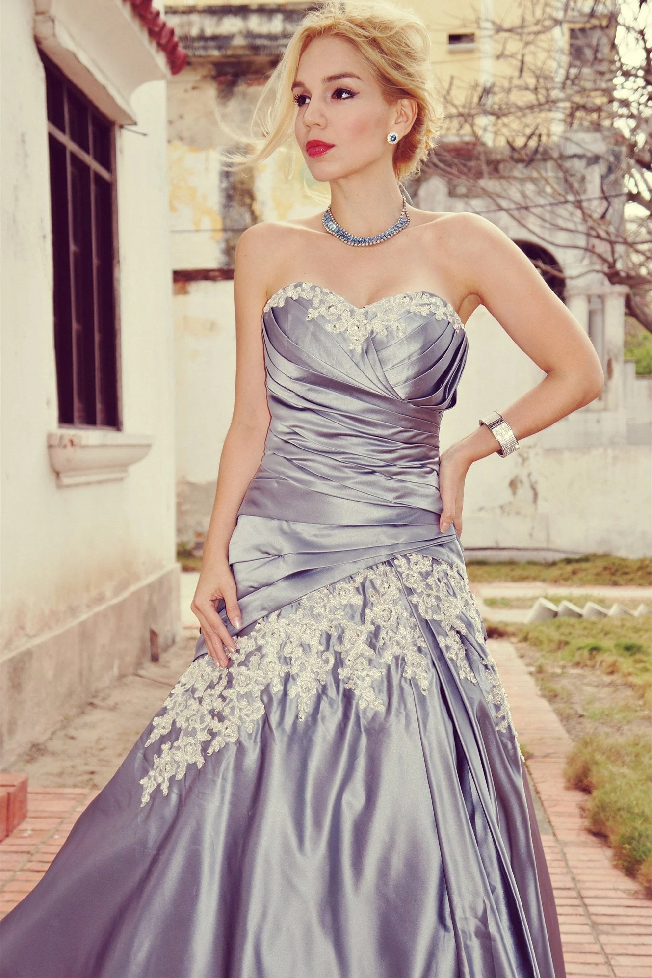 A-line Sweetheart Floor Length Charmuse Applique Lace Evening Dress - Image 7