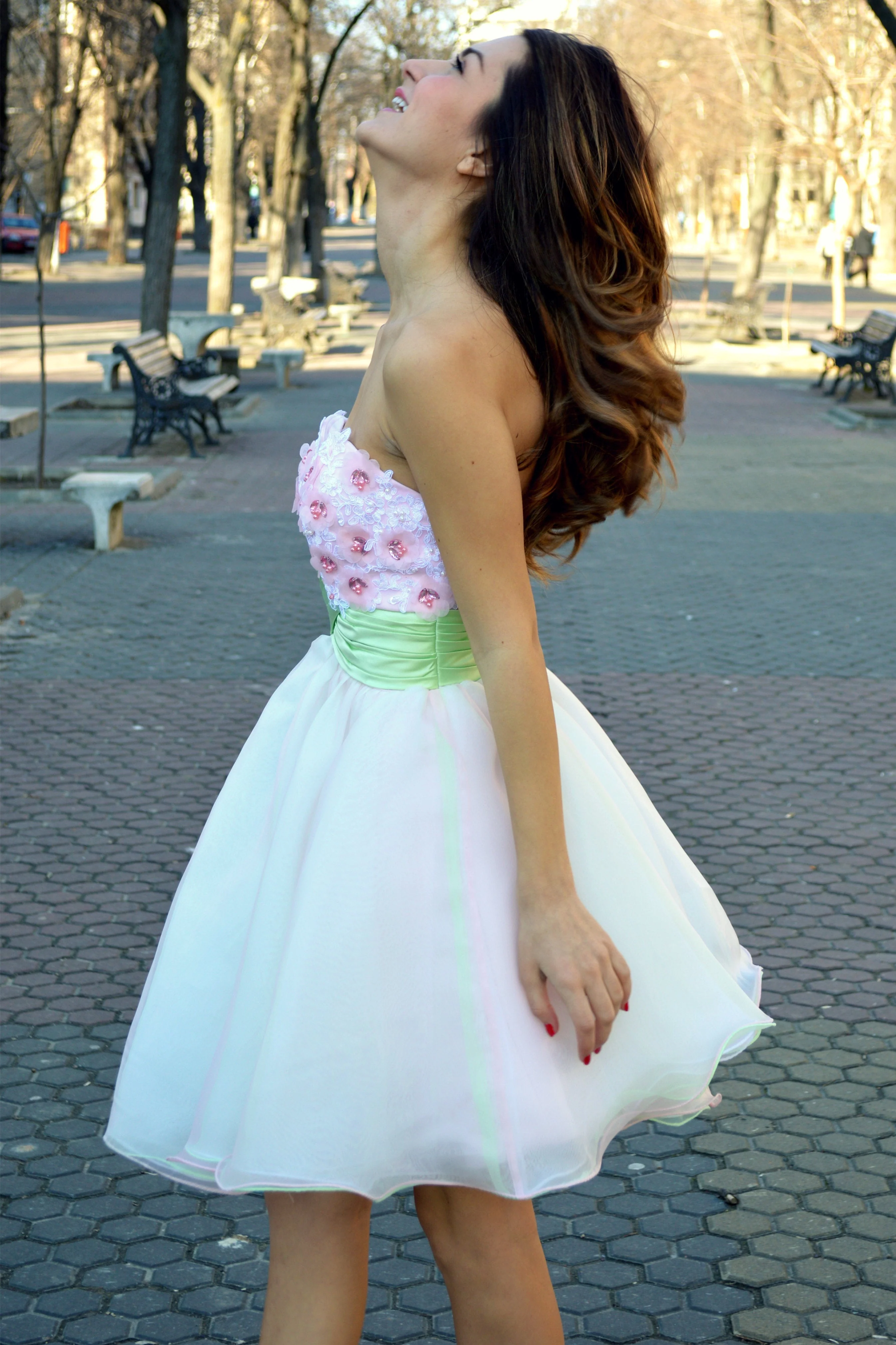 A-line Sweetheart Knee Length Tulle Beading Homecoming Dress - Image 3