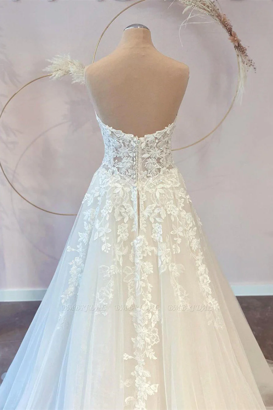 A-Line Sweetheart Strapless Floor-length Sleeveless Backless Appliques Lace Wedding Dress - Image 4