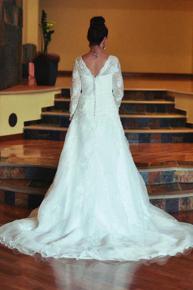 A-line V-neck Floor Length Tulle Applique Lace Wedding Dress - Image 2