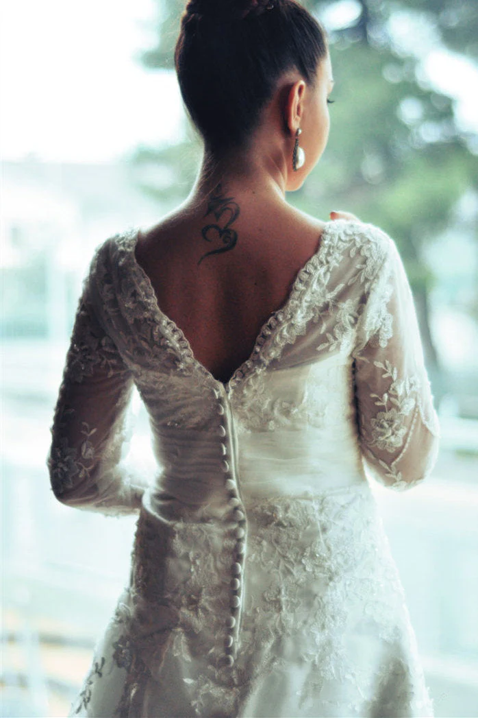A-line V-neck Floor Length Tulle Applique Lace Wedding Dress - Image 4