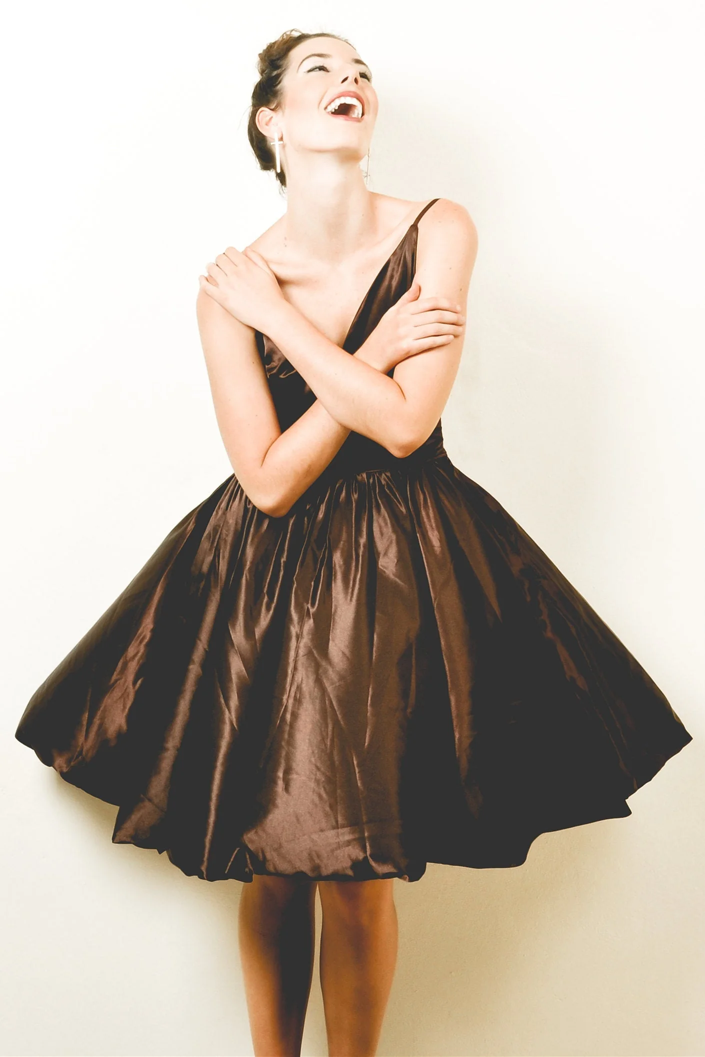 A-line V-neck Spaghetti Strap Knee Length Charmuse Backless Prom Dress - Image 3