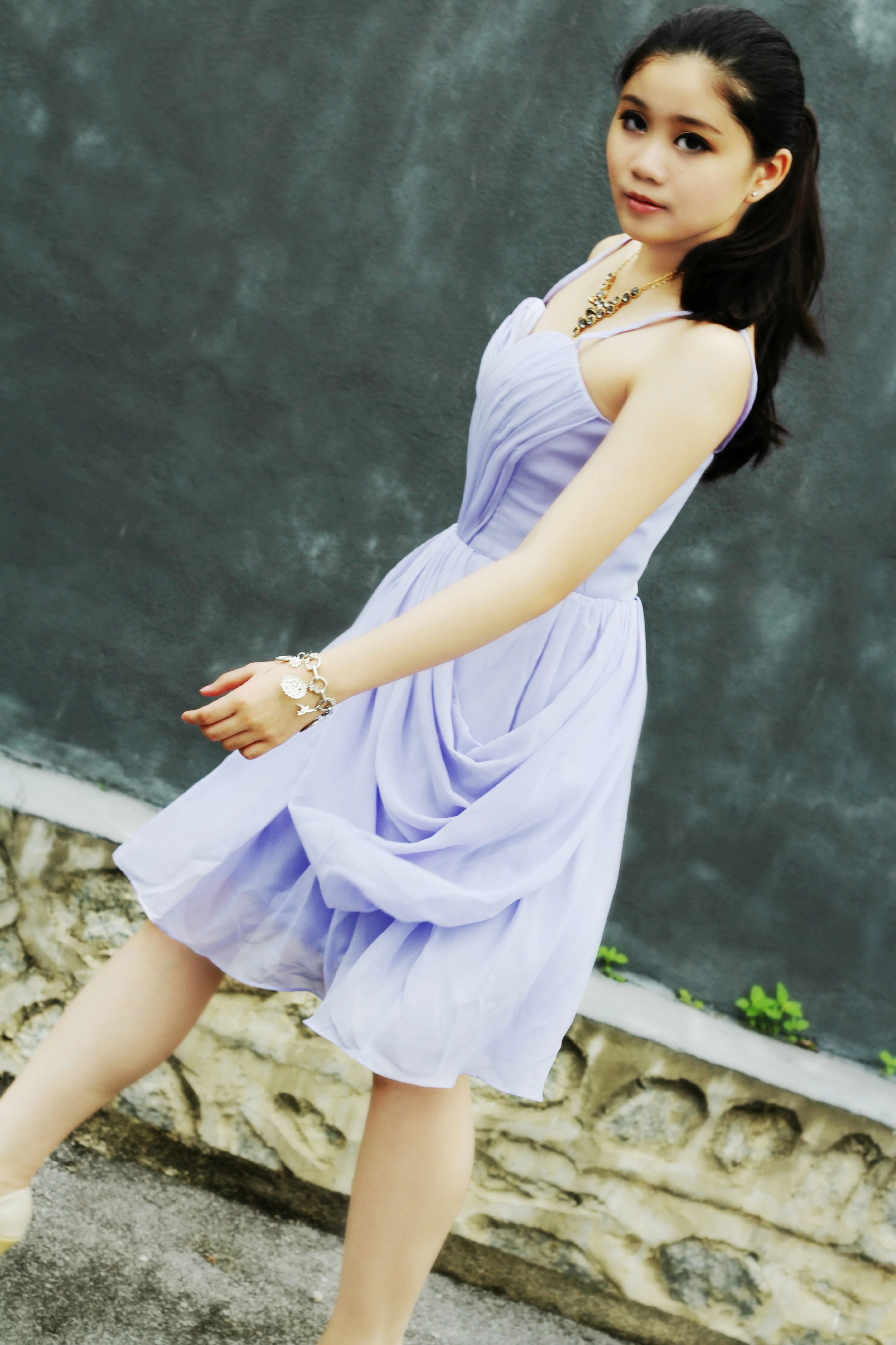 A-line V-neck Spaghetti Strap Knee Length Chiffon Pleated Prom Dress - Image 3