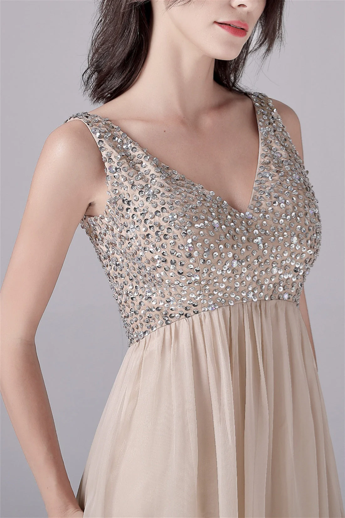 A-Line V-neck strap Sequined Floor Length Sleeveless Backless mother's dress - Image 3