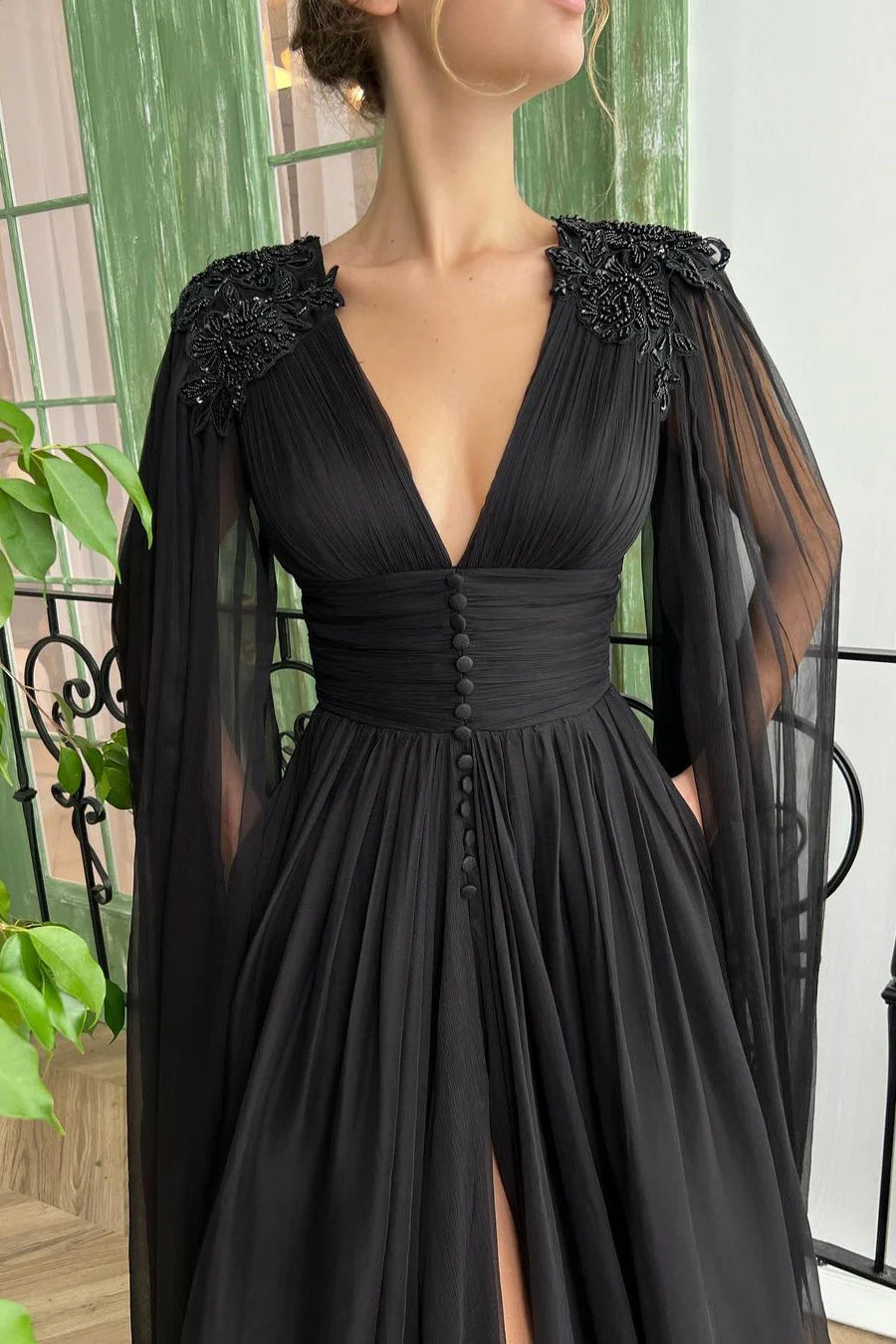 A-line V-neck Tulle Floor-length Long Sleeve Split Front Appliques Lace Vintage Prom Dress - Image 2