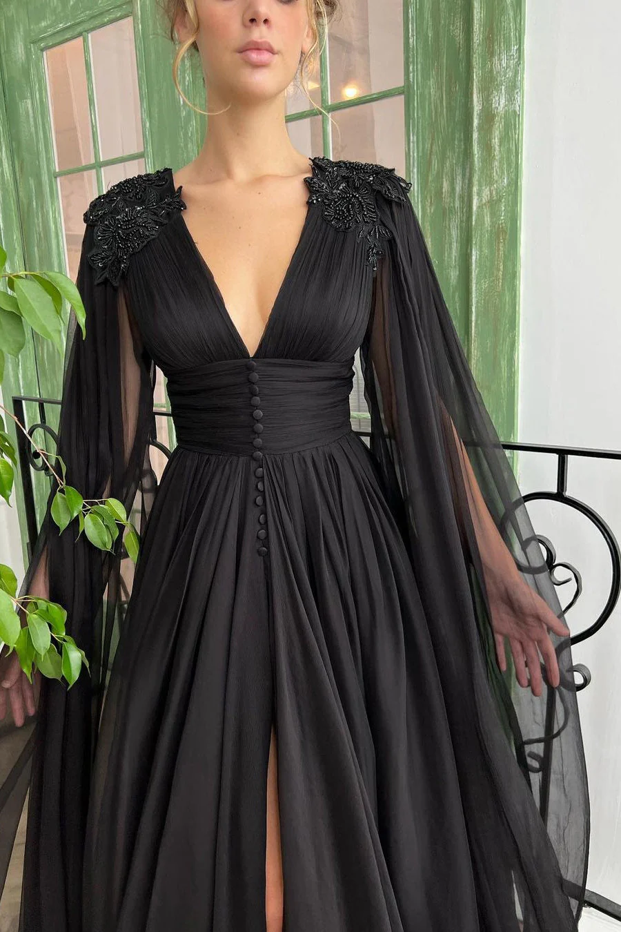 A-line V-neck Tulle Floor-length Long Sleeve Split Front Appliques Lace Vintage Prom Dress - Image 3