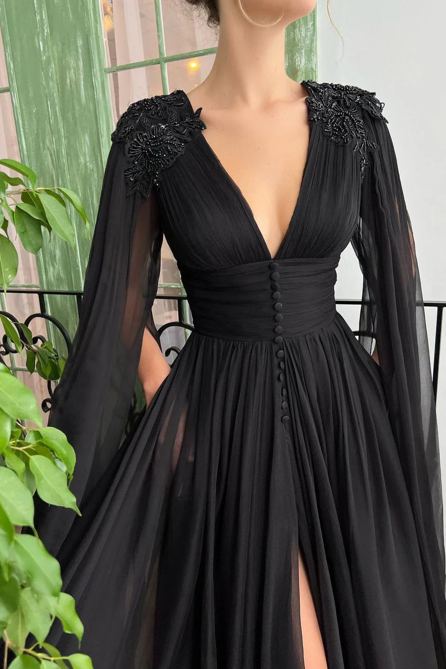 A-line V-neck Tulle Floor-length Long Sleeve Split Front Appliques Lace Vintage Prom Dress - Image 4