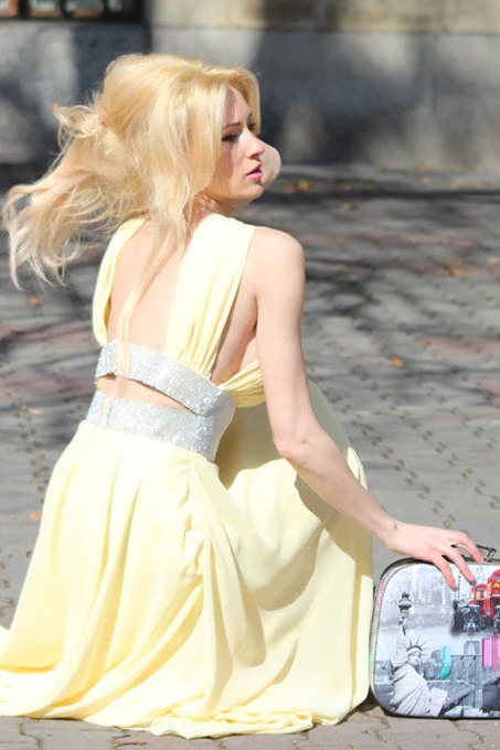 A-line Wide Strap V-neck Floor Length Chiffon Paillette Backless Prom Dress - Image 2