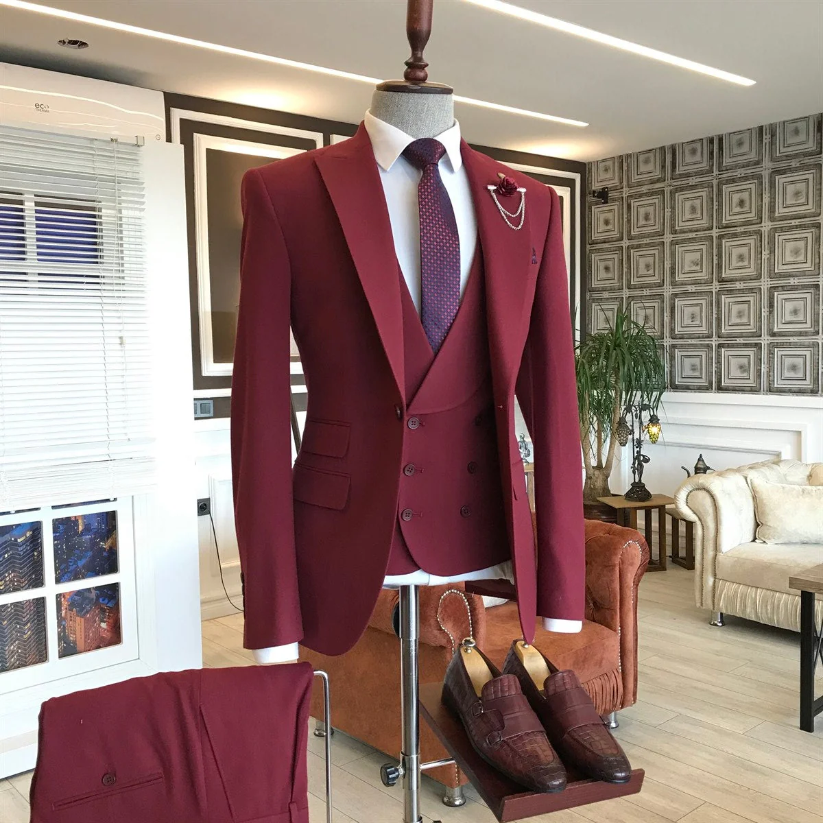 Dark Red Three Pieces Peaked Lapel Men Suits - Image 2