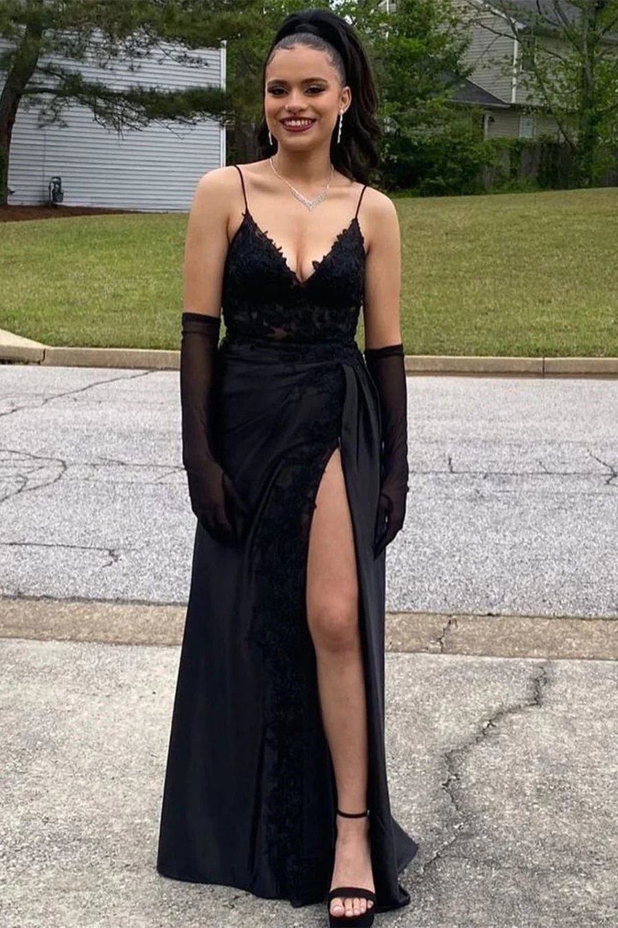 Amazing Long Black V-neck Spaghetti Straps Lace Sleeveless Prom Dresses Long Slit Online - Image 2