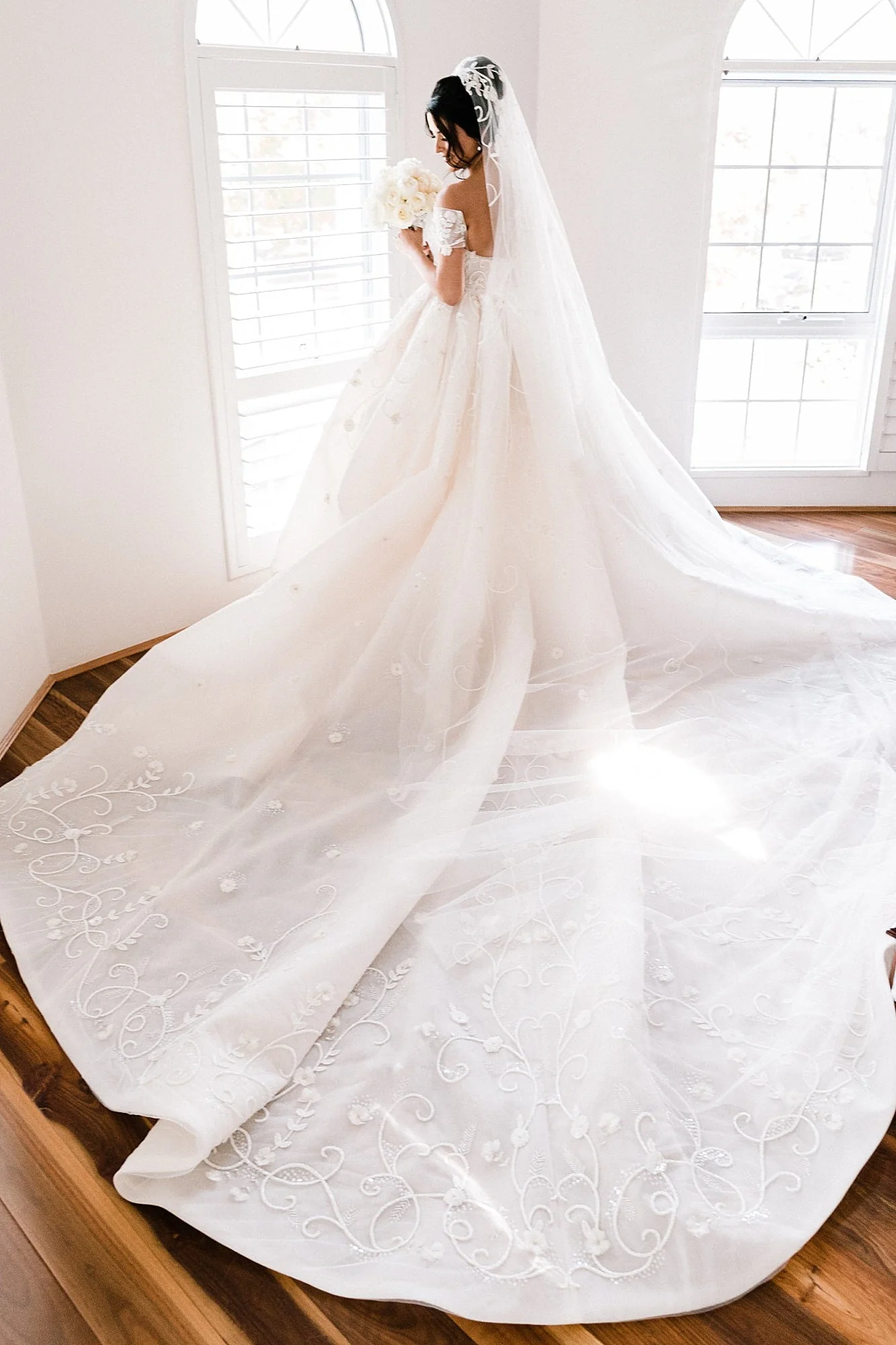 Ball Gown Off-the-shoulder Floor Length Tulle Applique Wedding Dress - Image 2
